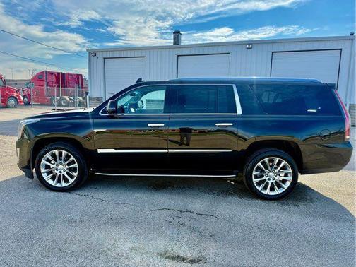2018 Cadillac Escalade ESV Luxury