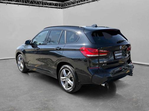 Black Sapphire Metallic 2022 BMW X1 xDrive28i Sports Activity Vehicle