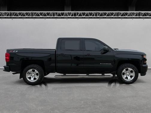 Black 2018 Chevrolet Silverado 1500 4WD Crew Cab 143.5" LT w/2LT