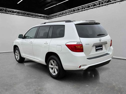 Blizzard Pearl 2009 Toyota Highlander FWD 4dr L4 Base (Natl)