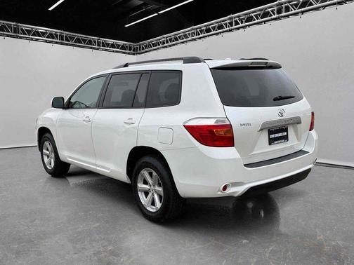Blizzard Pearl 2009 Toyota Highlander FWD 4dr L4 Base (Natl)