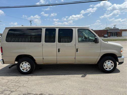 2013 Ford E350 Super Duty XLT