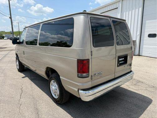 2013 Ford E350 Super Duty XLT