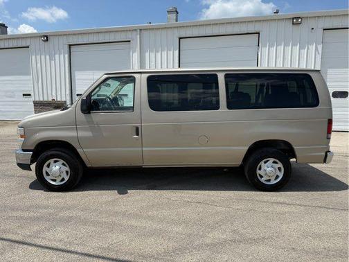2013 Ford E350 Super Duty XLT