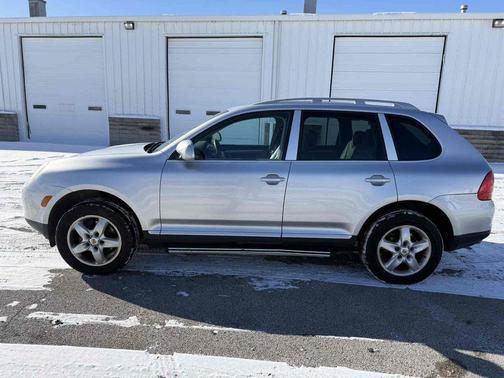 2004 Porsche Cayenne V6