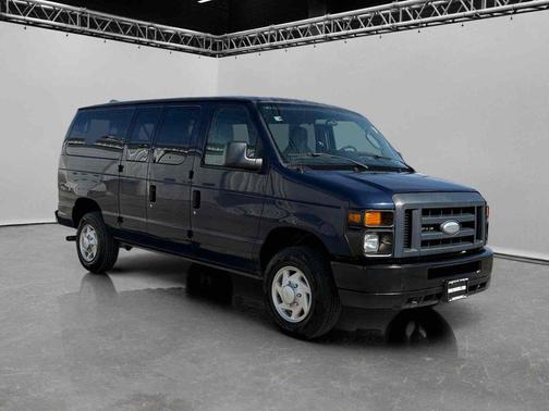 2014 Ford E350 Super Duty XL