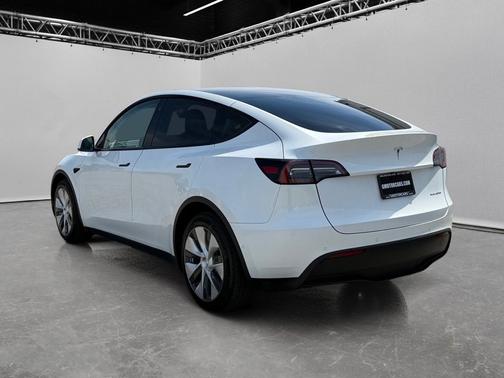 Pearl White Multi-Coat 2021 Tesla Model Y Long Range AWD