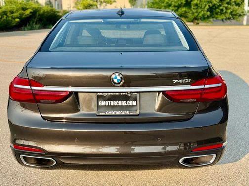 2016 BMW 740 740i