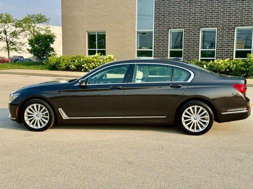2016 BMW 740 740i
