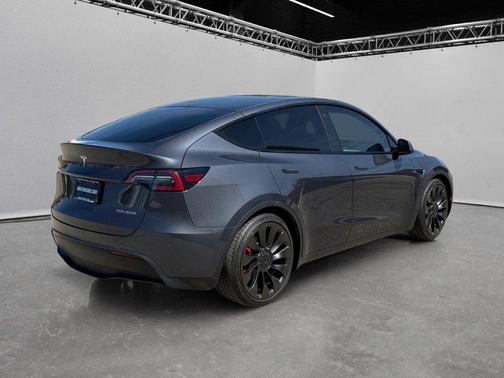 Solid Black 2022 Tesla Model Y Performance AWD