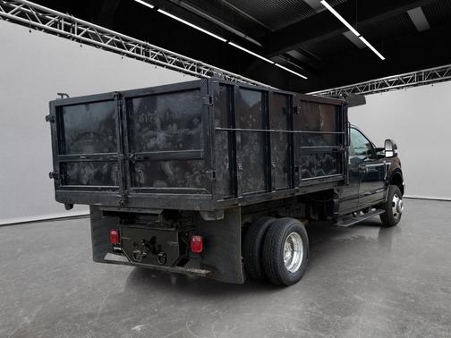 Caribou Metallic 2017 Ford F-350 XLT 4WD SuperCab 168" WB 60" CA