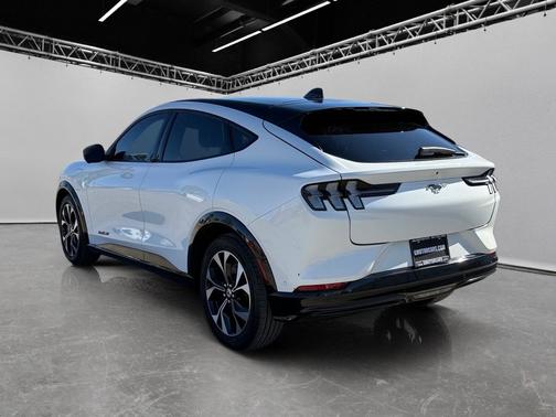 Space White Metallic 2022 Ford Mustang Mach-E Premium AWD