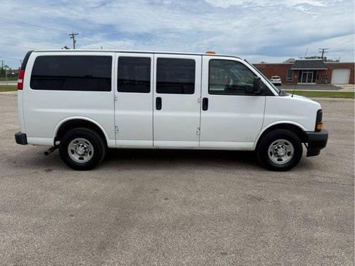 2017 Chevrolet Express 2500 LS