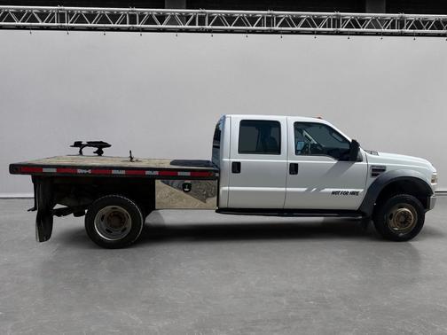 Oxford White 2008 Ford F-450 4WD Crew Cab 176" WB 60" CA XL
