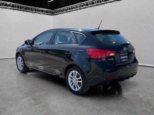 2012 Kia Forte 5dr HB EX