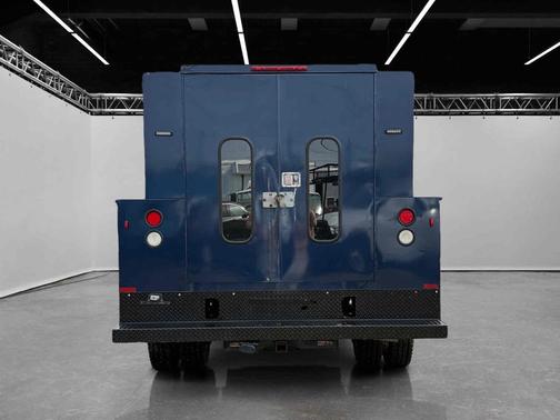 2013 Ford F-450 4WD Crew Cab 176" WB 60" CA XL