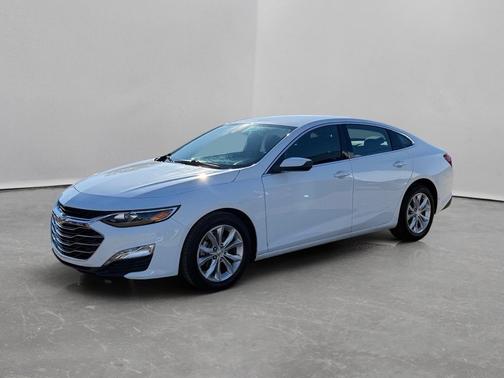 Summit White 2023 Chevrolet Malibu 4dr Sdn 1LT