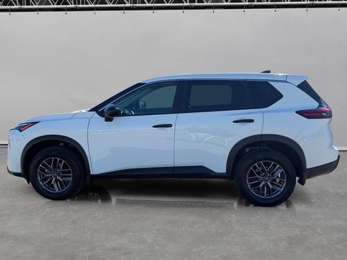 Everest White Pearl 2024 Nissan Rogue AWD S