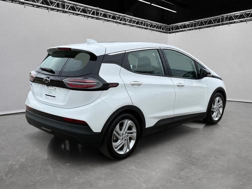 Summit White 2023 Chevrolet Bolt EV 5dr Wgn 1LT