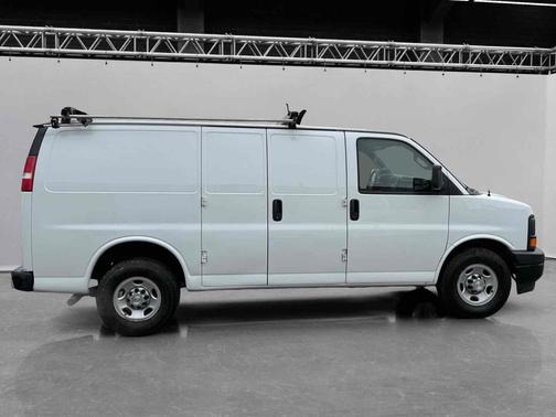 2017 Chevrolet Express 2500 RWD 2500 135"