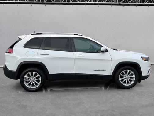 Bright White Clearcoat 2021 Jeep Cherokee Latitude FWD