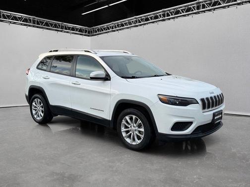 Bright White Clearcoat 2021 Jeep Cherokee Latitude FWD