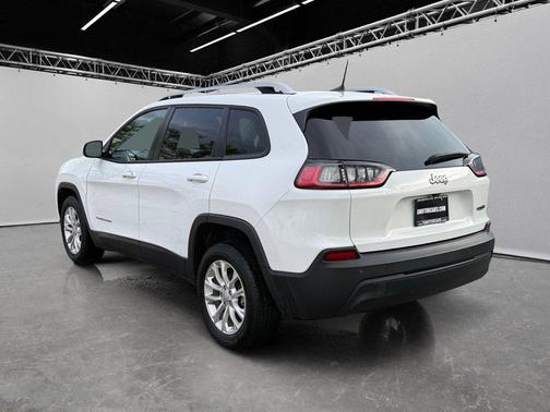 Bright White Clearcoat 2021 Jeep Cherokee Latitude FWD