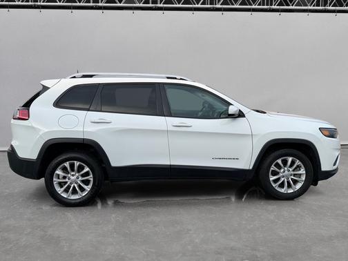 Bright White Clearcoat 2021 Jeep Cherokee Latitude FWD