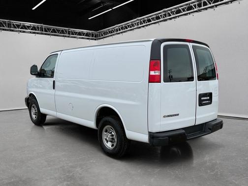Summit White 2021 Chevrolet Express 2500 RWD 2500 135"