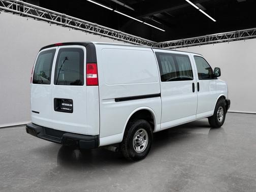 Summit White 2021 Chevrolet Express 2500 RWD 2500 135"