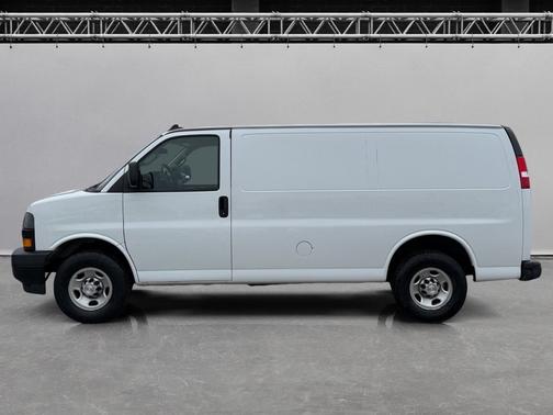 Summit White 2021 Chevrolet Express 2500 RWD 2500 135"