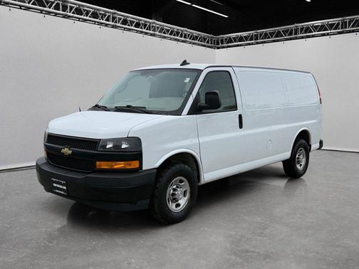 Summit White 2021 Chevrolet Express 2500 RWD 2500 135"