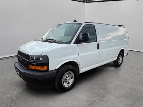 Summit White 2020 Chevrolet Express 2500 RWD 2500 135"