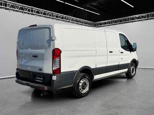 2018 Ford Transit-250 T-250 130" Low Rf 9000 GVWR Swing-Out RH Dr