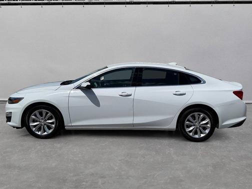 Summit White 2023 Chevrolet Malibu 4dr Sdn 1LT