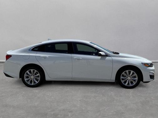 Summit White 2023 Chevrolet Malibu 4dr Sdn 1LT