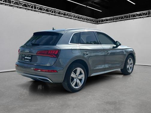 Monsoon Gray Metallic 2019 Audi Q5 Premium 45 TFSI quattro