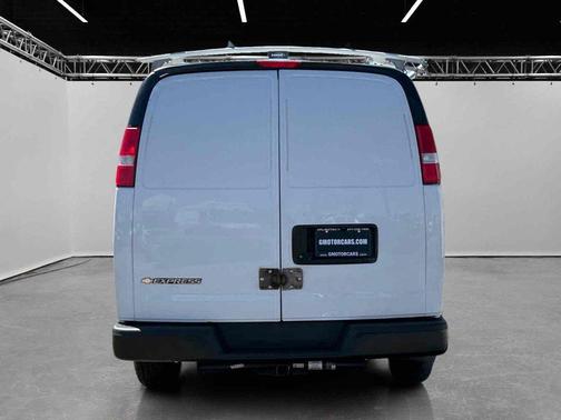 Summit White 2018 Chevrolet Express 3500 RWD 3500 135"