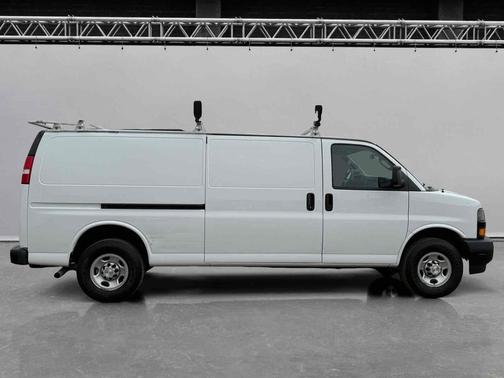 Summit White 2022 Chevrolet Express 2500 RWD 2500 155"