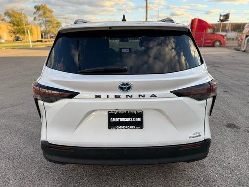 2023 Toyota Sienna XLE
