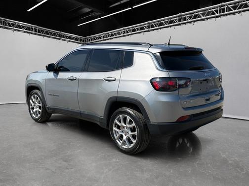 Billet Silver Metallic Clearcoat 2022 Jeep Compass Latitude Lux