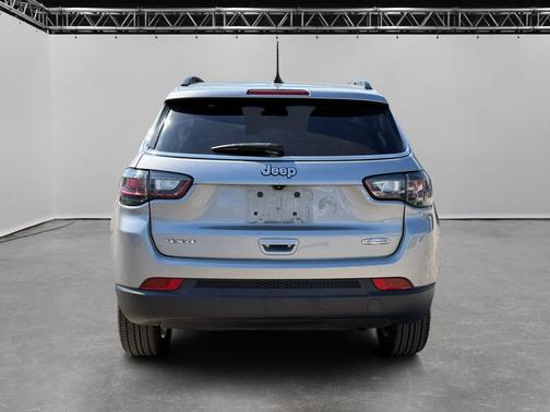 Billet Silver Metallic Clearcoat 2022 Jeep Compass Latitude Lux