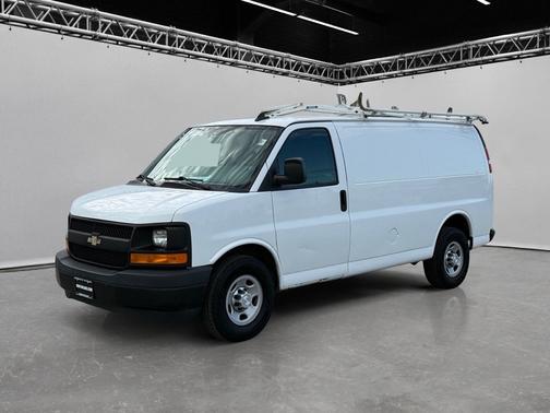 Summit White 2017 Chevrolet Express 2500 RWD 2500 135"