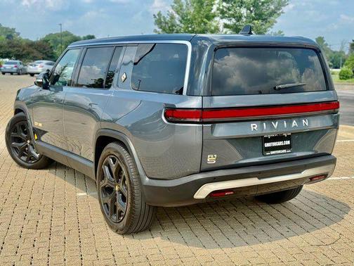 2024 Rivian R1S Adventure Quad Motor Large Pack