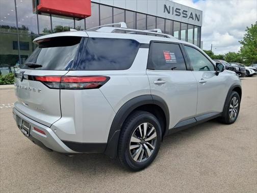 2024 Nissan Pathfinder SL 4WD