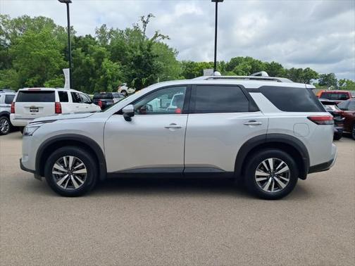 2024 Nissan Pathfinder SL 4WD