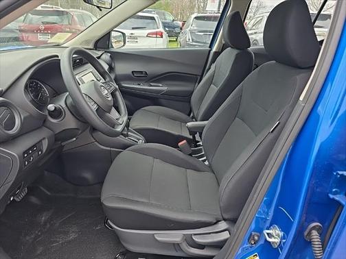 2025 Nissan Kicks S