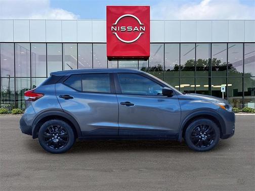 2020 Nissan Kicks S