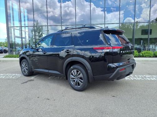 2025 Nissan Pathfinder SV 4WD