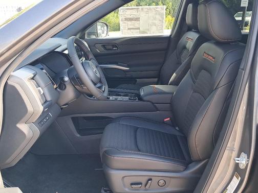 2025 Nissan Pathfinder Rock Creek 4WD